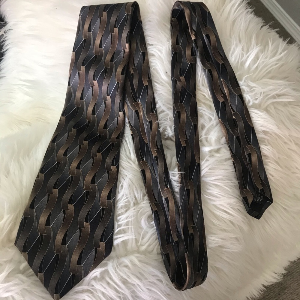All Silk Necktie by Joseph & Feiss International - Picture 3 of 9